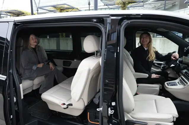 chauffeur_female_vienna